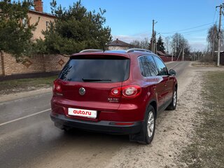 2011 Volkswagen Tiguan I, красный, 1550000 рублей, вид 4