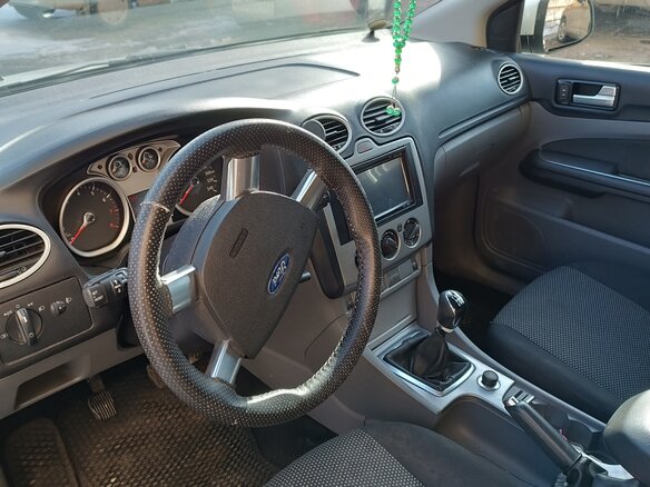 2011 Ford Focus II Рестайлинг, белый, 580000 рублей - вид 4