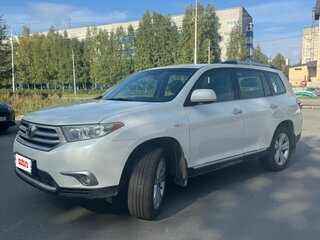 2011 Toyota Highlander II (XU40) Рестайлинг, белый, 2250000 рублей, вид 2