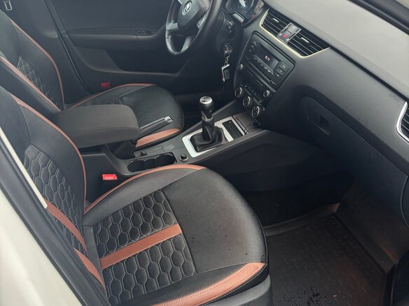 2013 Skoda Octavia III (A7), белый, 880000 рублей - вид 5