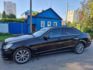 2009 Mercedes-Benz E-Класс 220 5G-Tronic IV (W212, S212, C207), чёрный, 1500000 рублей, вид 2