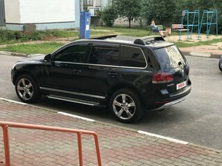 2005 Volkswagen Touareg I, чёрный, 850000 рублей, вид 3