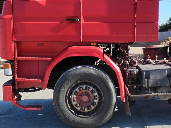 1993 Scania R-Series, красный, 600000 рублей - вид 8