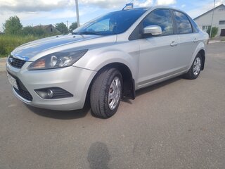 2010 Ford Focus II Рестайлинг, серебристый, 800000 рублей, вид 1