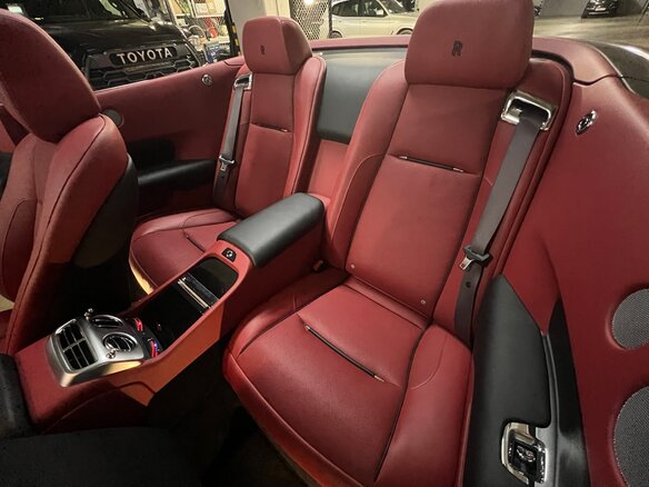 2017 Rolls-Royce Dawn, серебристый, 29990000 рублей - вид 19