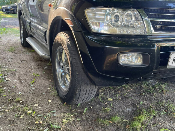 2001 Mitsubishi Montero III, чёрный, 1300000 рублей - вид 3