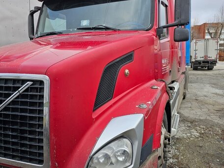 2004 Volvo N, красный, 4500000 рублей, вид 2
