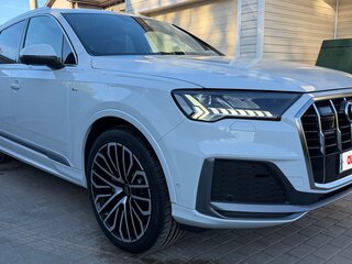 2020 Audi Q7 45 TDI II (4M) Рестайлинг, белый, 8190000 рублей, вид 3
