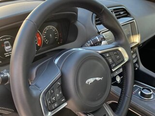 2017 Jaguar F-Pace I, красный, 2270000 рублей, вид 5