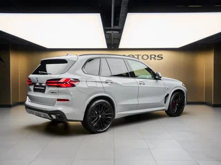 2025 BMW X5 40i IV (G05/G18) Рестайлинг, серый, 13990000 рублей, вид 3