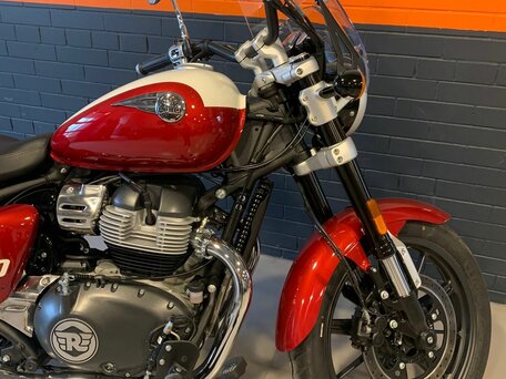 2024 Royal Enfield Super Meteor, красный, 792000 рублей, вид 2