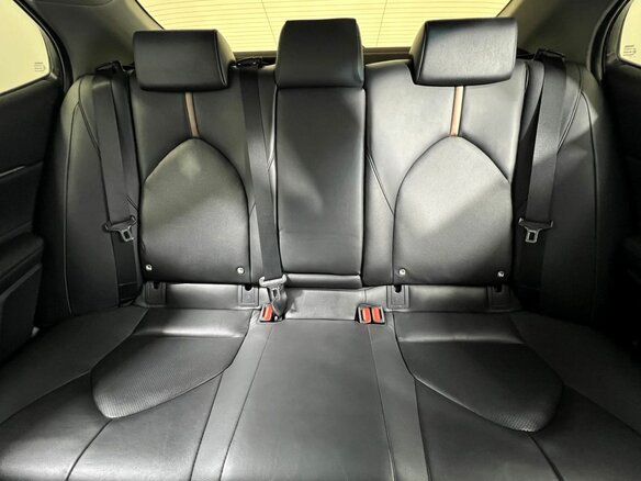 2019 Toyota Camry VIII (XV70), белый, 2360000 рублей - вид 17