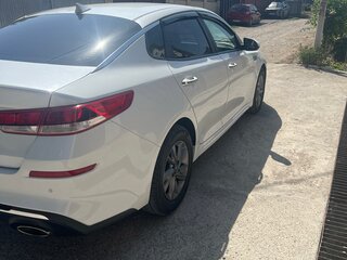 2020 Kia Optima IV Рестайлинг, белый, 2150000 рублей, вид 3