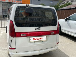 2000 Nissan Serena I (C23), белый, 500000 рублей, вид 3