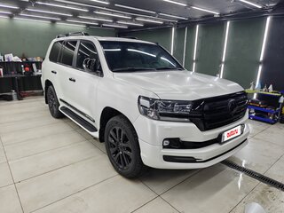 2018 Toyota Land Cruiser 200 Series Рестайлинг 2, белый, 9000000 рублей, вид 2