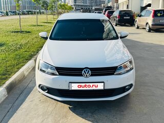 2013 Volkswagen Jetta VI, белый, 910000 рублей, вид 2