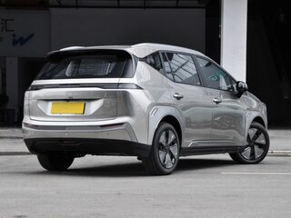 2026 Aion Y Plus 68.2 kWh, серебристый, 2223920 рублей, вид 2