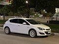 2013 Opel Astra J Рестайлинг, белый, 720000 рублей - вид 9