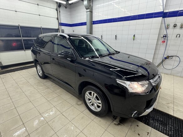 2014 Mitsubishi Outlander III Рестайлинг, чёрный - вид 4