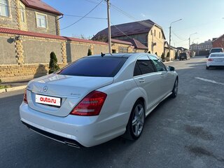 2010 Mercedes-Benz S-Класс 500 V (W221) Рестайлинг, белый, 2500000 рублей, вид 4