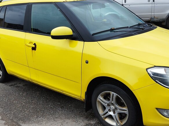2011 Skoda Fabia II Рестайлинг, жёлтый, 250000 рублей - вид 8