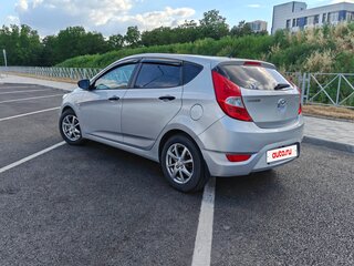 2013 Hyundai Solaris I, серый, 720000 рублей, вид 4