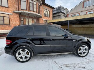 2005 Mercedes-Benz M-Класс 500 II (W164), чёрный, 1150000 рублей, вид 2