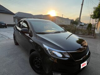 2015 Kia Rio III Рестайлинг, чёрный, 925000 рублей, вид 4