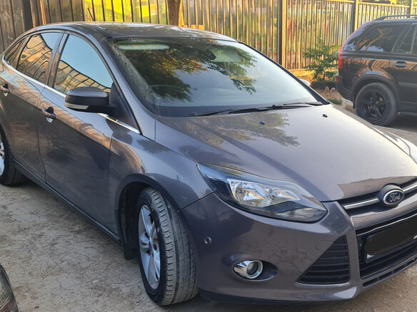 2012 Ford Focus III, коричневый, 870000 рублей