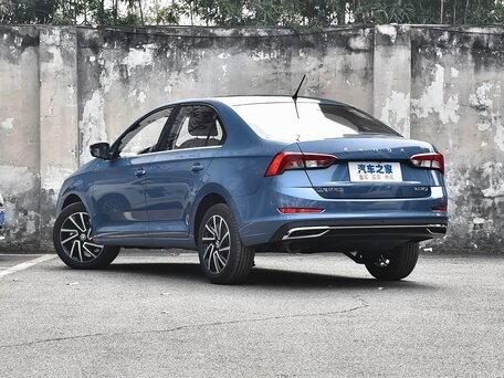 2022 Skoda Rapid II, синий, 1423000 рублей, вид 4