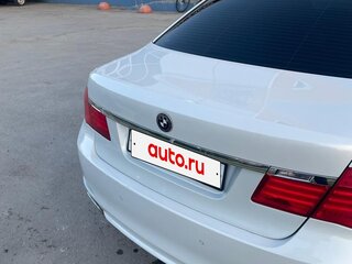 2009 BMW 7 серии Long 740Li V (F01/F02/F04), белый, 1200000 рублей, вид 4