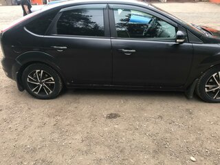 2010 Ford Focus II Рестайлинг, чёрный, 300000 рублей, вид 4