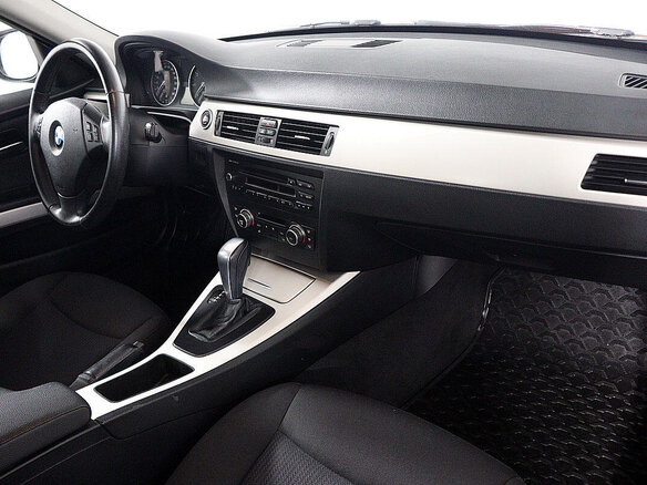 2011 BMW 3 серии 318i V (E90/E91/E92/E93) Рестайлинг, красный - вид 9