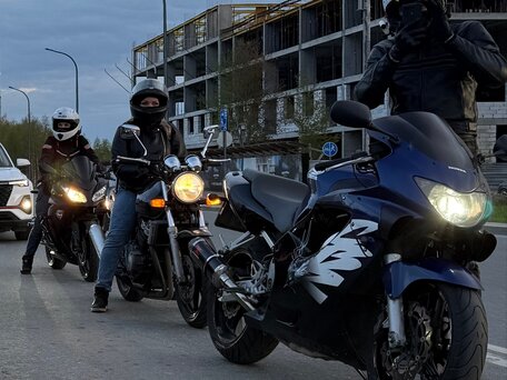 1999 Honda CBR 600F, синий, 320000 рублей, вид 4