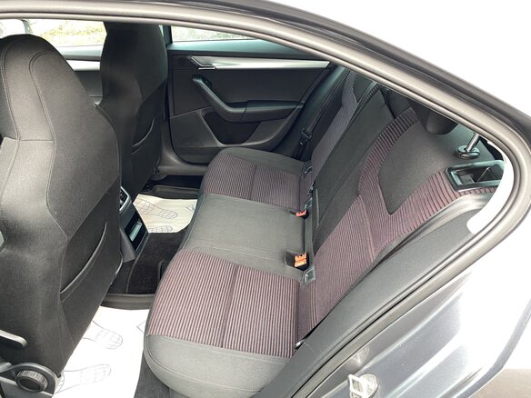 2016 Skoda Octavia III (A7), серый, 1630000 рублей - вид 8