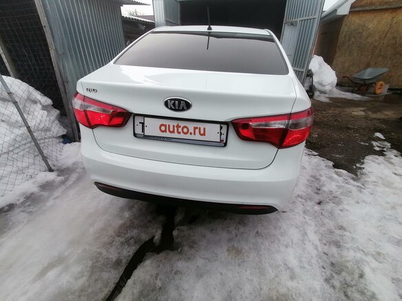 2013 Kia Rio 5-speed III, белый, 985000 рублей - вид 2