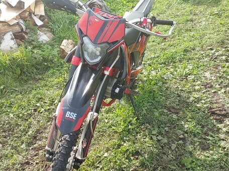 2023 BSE Z10, красный, 175000 рублей, вид 3