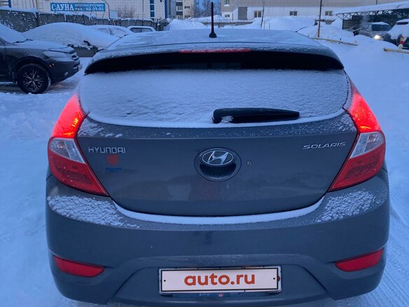 2011 Hyundai Solaris I, чёрный, 900000 рублей - вид 3