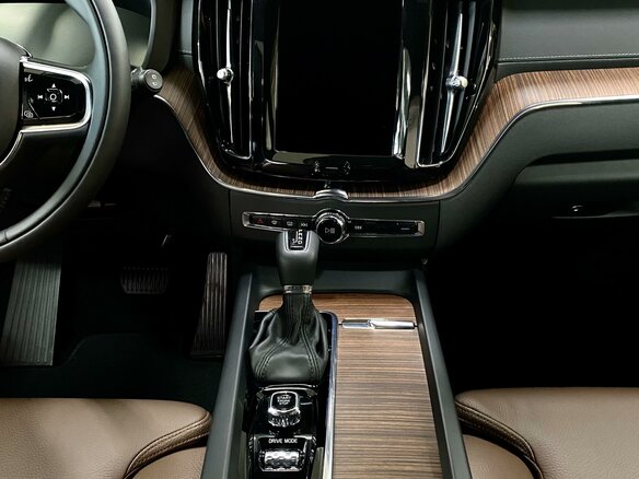 2020 Volvo XC60, голубой - вид 30