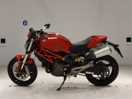 2009 Ducati Monster 696, красный, 350000 рублей, вид 3