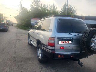 2005 Toyota Land Cruiser 105 100 Series Рестайлинг 2, серебристый, 3100000 рублей, вид 3