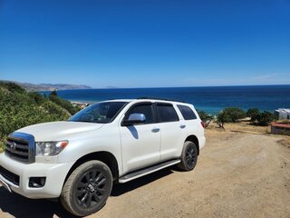 2011 Toyota Sequoia II, белый, 3900000 рублей, вид 1