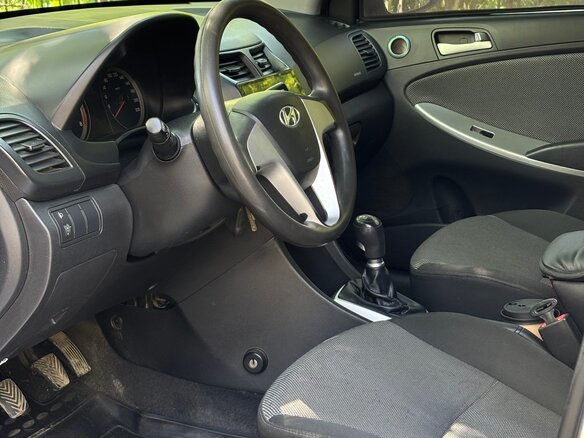 2011 Hyundai Solaris I, серебристый - вид 9