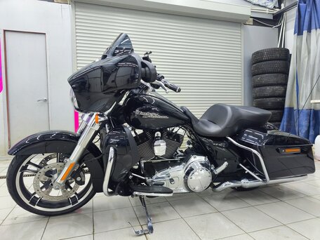 2014 Harley-Davidson Street Glide, чёрный, 1360000 рублей, вид 1