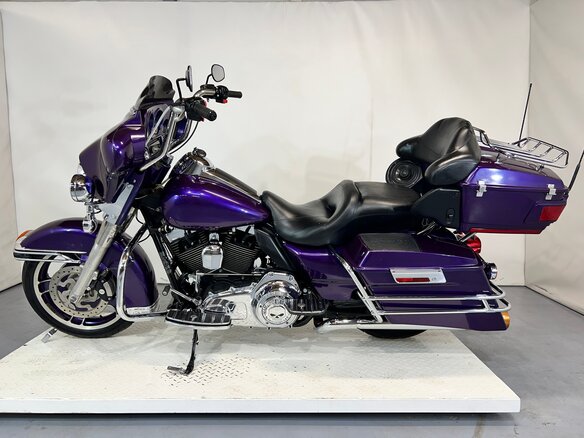 2010 Harley-Davidson Electra Glide, фиолетовый, 690000 рублей - вид 20