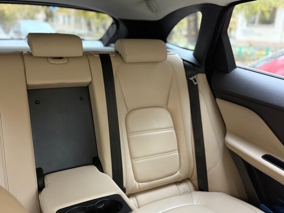 2017 Jaguar F-Pace I, красный, 2349000 рублей - вид 13