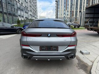 2025 BMW X6 40d III (G06) Рестайлинг, серый, 18500000 рублей, вид 4