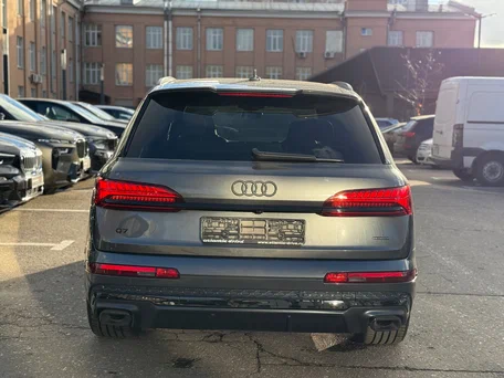 2026 Audi Q7 50 TDI II (4M) Рестайлинг 2, серый, 12040000 рублей, вид 5