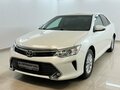 2017 Toyota Camry VII (XV50) Рестайлинг, белый, 2025000 рублей