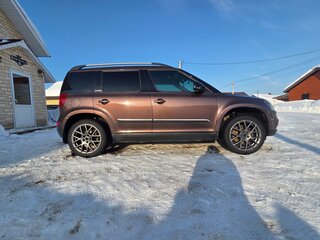 2015 Skoda Yeti I Рестайлинг, коричневый, 1380000 рублей, вид 1